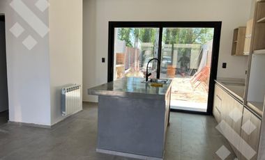 Venta de Duplex - Tierra Mansa - Centenario -