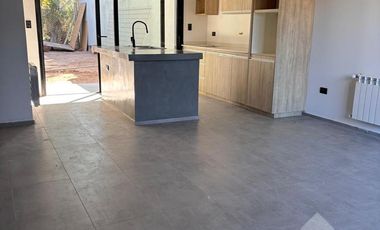 Venta de Duplex - Tierra Mansa - Centenario -