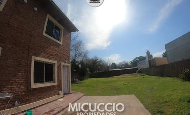 Complejo de dúplex en venta, Venecia 478, Escobar. PERMUTA EN BARRIO CERRADO.