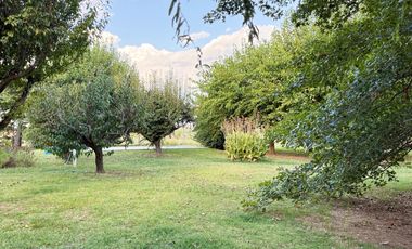 Chacra de 6 hectáreas con casa de campo, parque arbolado y piscina – entorno único en los alrededores de Salvador María, Lobos