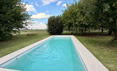Chacra de 6 hectáreas con casa de campo, parque arbolado y piscina – entorno único en los alrededores de Salvador María, Lobos