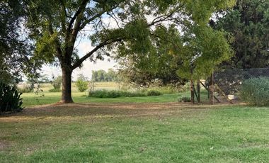 Chacra de 6 hectáreas con casa de campo, parque arbolado y piscina – entorno único en los alrededores de Salvador María, Lobos