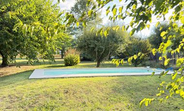 Chacra de 6 hectáreas con casa de campo, parque arbolado y piscina – entorno único en los alrededores de Salvador María, Lobos