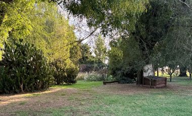 Chacra de 6 hectáreas con casa de campo, parque arbolado y piscina – entorno único en los alrededores de Salvador María, Lobos