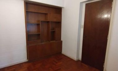 Casa en  EXCELENTE UBICACION EN ADROGUE
