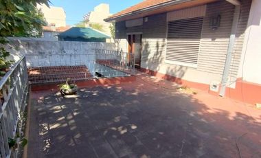 Casa en  EXCELENTE UBICACION EN ADROGUE