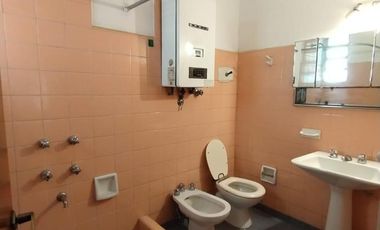 Casa en  EXCELENTE UBICACION EN ADROGUE