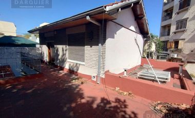 Casa en  EXCELENTE UBICACION EN ADROGUE