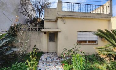 Venta de casa en Ciudadela con buen potencial de vivienda, remodelación o transformación comercial