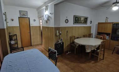 Venta de casa en Ciudadela con buen potencial de vivienda, remodelación o transformación comercial