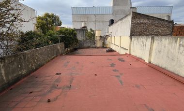 Venta de casa en Ciudadela con buen potencial de vivienda, remodelación o transformación comercial