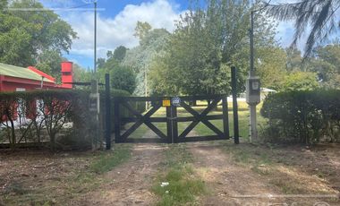 Quinta única en venta en Abasto de 9000 mts con arboleda añeja y amplio terreno. Acepta Financiación