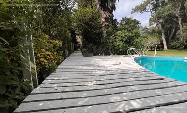 Quinta única en venta en Abasto de 9000 mts con arboleda añeja y amplio terreno. Acepta Financiación