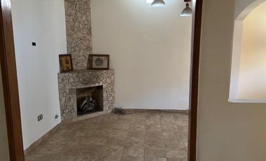 Casa con 3 dorm, garaje y patio