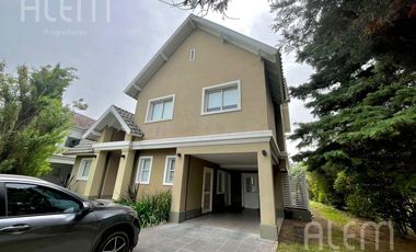 Casa en Venta en Saint Thomas Norte Sur, Canning