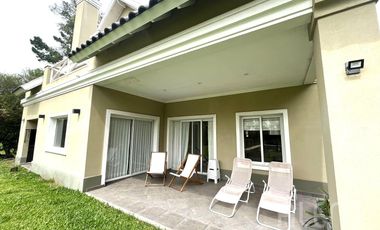 Casa en Venta en Saint Thomas Norte Sur, Canning