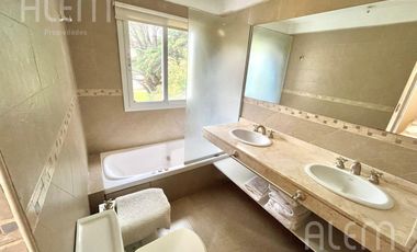 Casa en Venta en Saint Thomas Norte Sur, Canning
