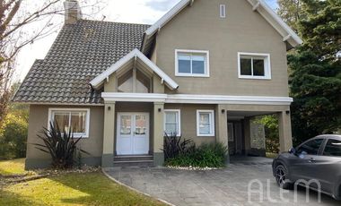 Casa en Venta en Saint Thomas Norte Sur, Canning