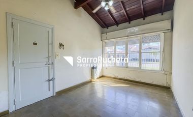 Venta Casa 4 ambientes en Isidro Casanova.