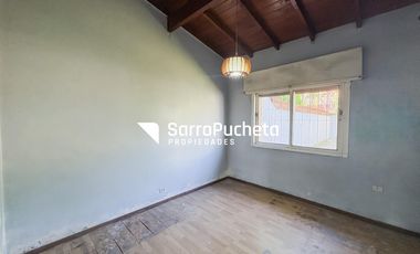 Venta Casa 4 ambientes en Isidro Casanova.