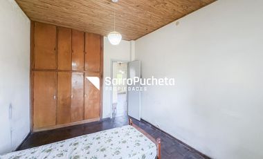 Venta Casa 4 ambientes en Isidro Casanova.