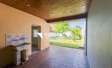 Venta Casa 4 ambientes en Isidro Casanova.