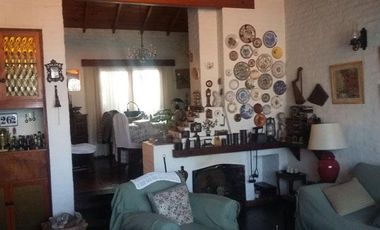 MUY BUENA UBICACIÓN - AMPLIO TERRENO - MUY BUEN CHALET APTO 2 FAMILIAS