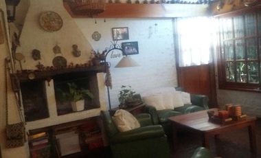 MUY BUENA UBICACIÓN - AMPLIO TERRENO - MUY BUEN CHALET APTO 2 FAMILIAS