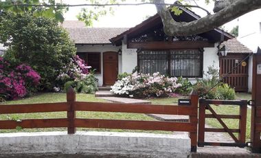 MUY BUENA UBICACIÓN - AMPLIO TERRENO - MUY BUEN CHALET APTO 2 FAMILIAS