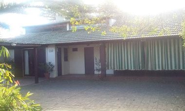 MUY BUENA UBICACIÓN - AMPLIO TERRENO - MUY BUEN CHALET APTO 2 FAMILIAS