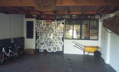 MUY BUENA UBICACIÓN - AMPLIO TERRENO - MUY BUEN CHALET APTO 2 FAMILIAS
