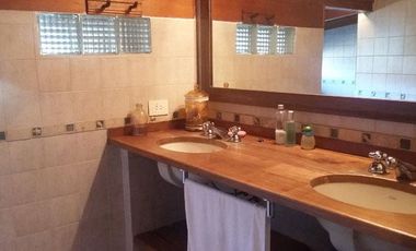 MUY BUENA UBICACIÓN - AMPLIO TERRENO - MUY BUEN CHALET APTO 2 FAMILIAS
