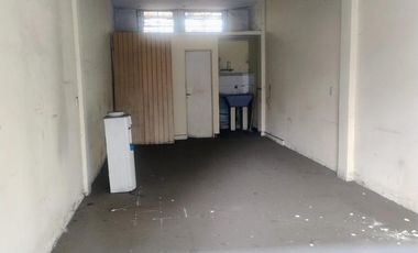 Local en Av. Hipólito Yrigoyen al 7400, Banfield