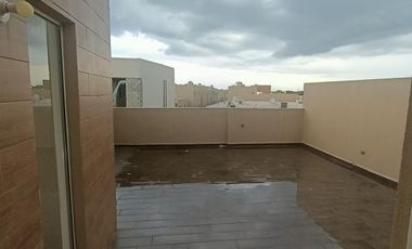 Casa de 3 niveles en renta equipada y amueblada en Residencial Valterra, Apodaca