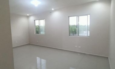 Casa de 3 niveles en renta equipada y amueblada en Residencial Valterra, Apodaca