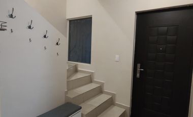 Casa de 3 niveles en renta equipada y amueblada en Residencial Valterra, Apodaca