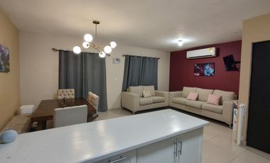 Casa de 3 niveles en renta equipada y amueblada en Residencial Valterra, Apodaca