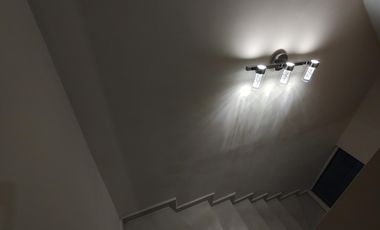 Casa de 3 niveles en renta equipada y amueblada en Residencial Valterra, Apodaca