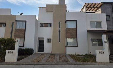 RENTA CASA EN ARROYO DEL BOSQUE AL NORTE DE LA CIUDAD FE