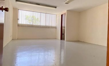 Bodega de 352 m2 con 3 cubiculos en renta, Tacubaya. Periférico y Viaducto