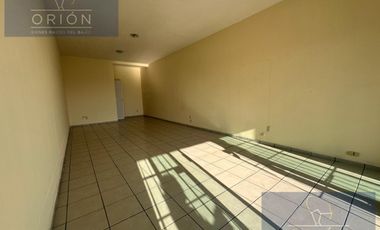 Local renta en esquina Candiles Corregidora Queretaro