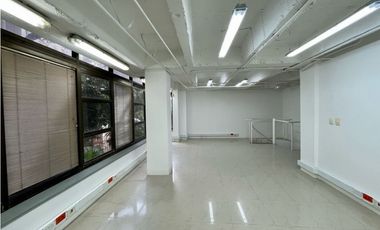 VENDO OFICINA DUPLEX AVENIDA EL POBLADO