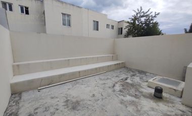 Renta Casa Amueblada 2rec Real del Sol sobre Avenida