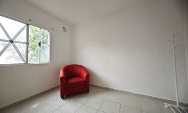 CASA EN RENTA EN PLAYA DEL CARMEN DE 2 REC. EN LOS OLIVOS CON ALBERCA