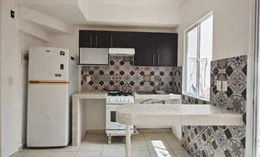 CASA EN RENTA EN PLAYA DEL CARMEN DE 2 REC. EN LOS OLIVOS CON ALBERCA