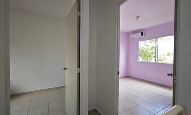 CASA EN RENTA EN PLAYA DEL CARMEN DE 2 REC. EN LOS OLIVOS CON ALBERCA