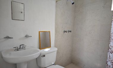 CASA EN RENTA EN PLAYA DEL CARMEN DE 2 REC. EN LOS OLIVOS CON ALBERCA