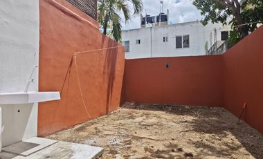 CASA EN RENTA EN PLAYA DEL CARMEN DE 2 REC. EN LOS OLIVOS CON ALBERCA