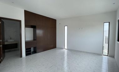 PUNTA TIBURON, Casa en VENTA con ALBERCA, área de TV y cuarto de servicio