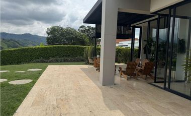 Casa campestre en condominio para arriendo en la Vía Pereira - Armenia